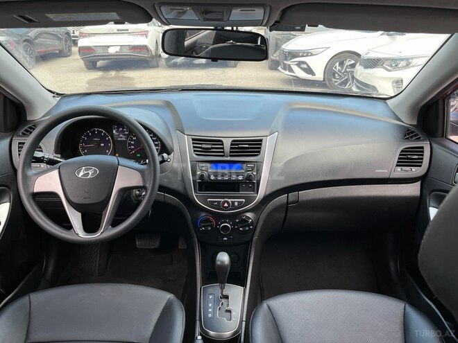 Hyundai Accent-9