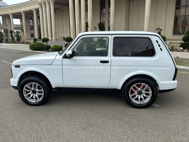 LADA (VAZ) Niva-8
