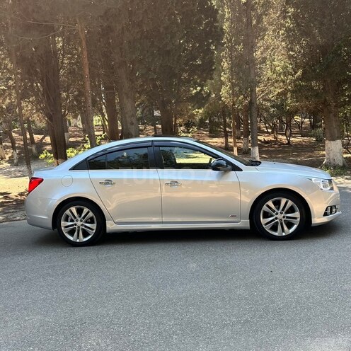 Chevrolet Cruze-16