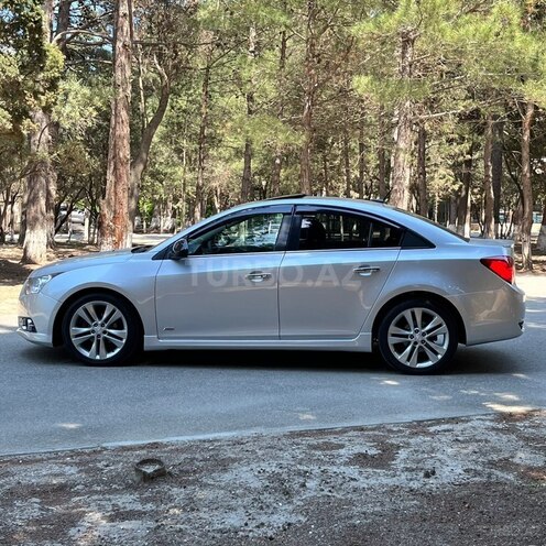 Chevrolet Cruze-11