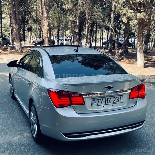 Chevrolet Cruze-12