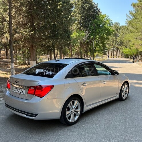 Chevrolet Cruze-17