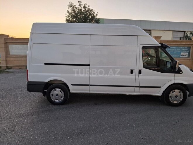 Ford Transit-3