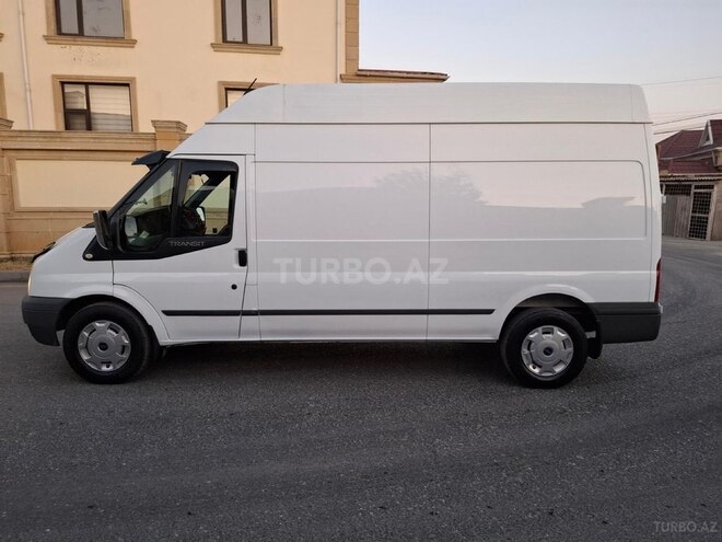 Ford Transit-4