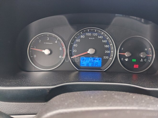 Hyundai Santa Fe-5