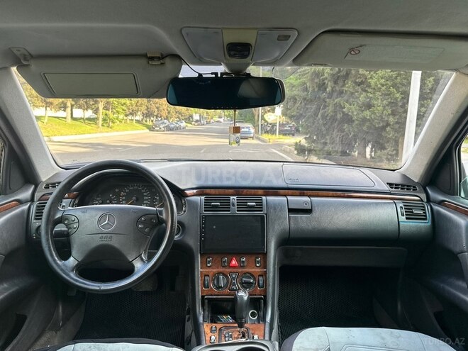 Mercedes E 240-7