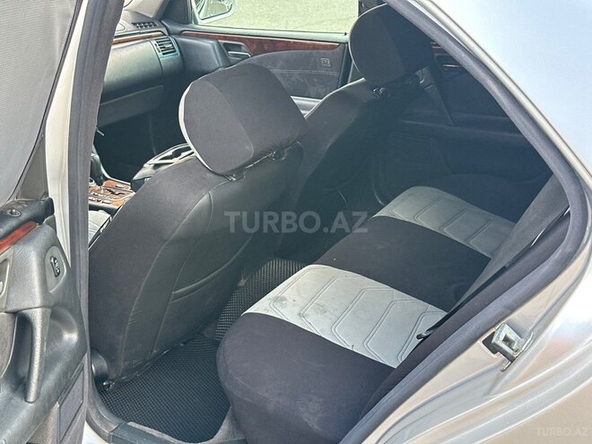 Mercedes E 240-9