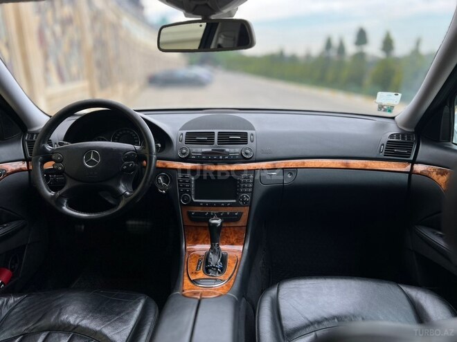 Mercedes E 280-7