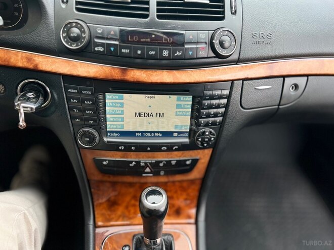 Mercedes E 280-9