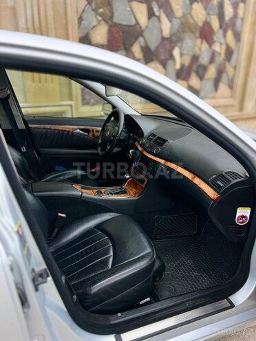 Mercedes E 280-8