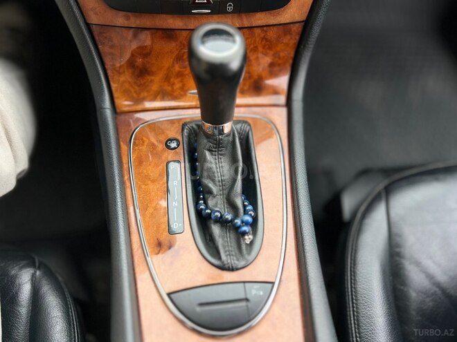 Mercedes E 280-10