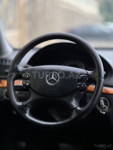 Mercedes E 280-6