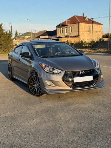 Hyundai Elantra-1