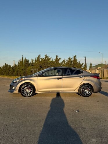 Hyundai Elantra-5