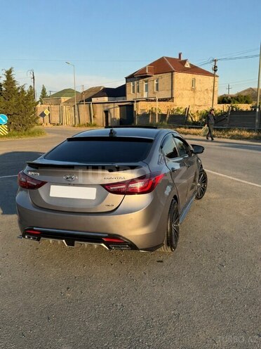 Hyundai Elantra-3