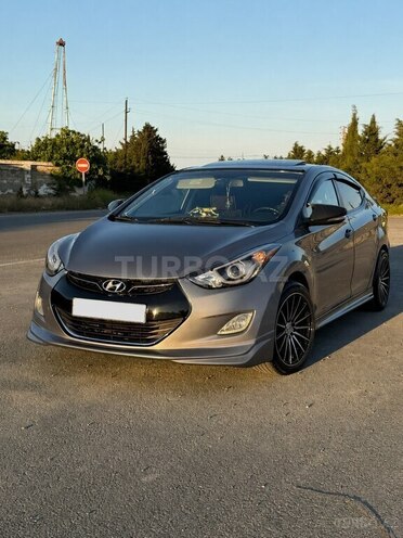 Hyundai Elantra-2
