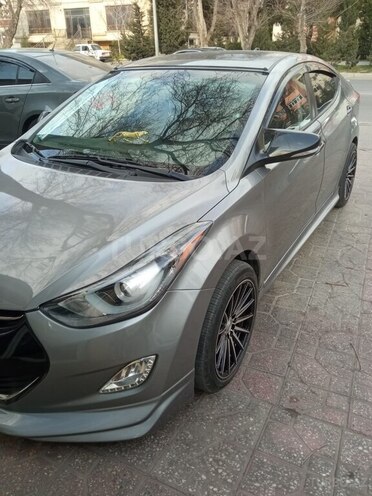 Hyundai Elantra-9