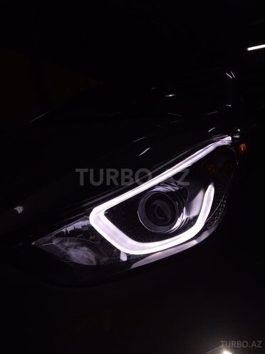Hyundai Elantra-18