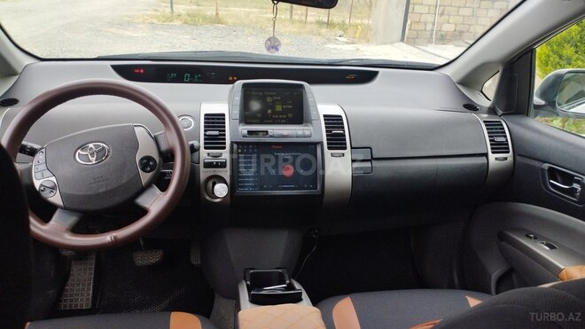 Toyota Prius-3