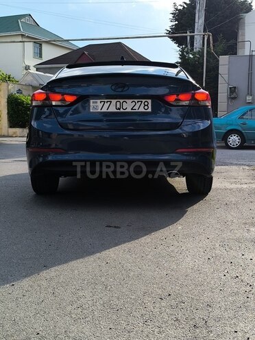 Hyundai Elantra-2