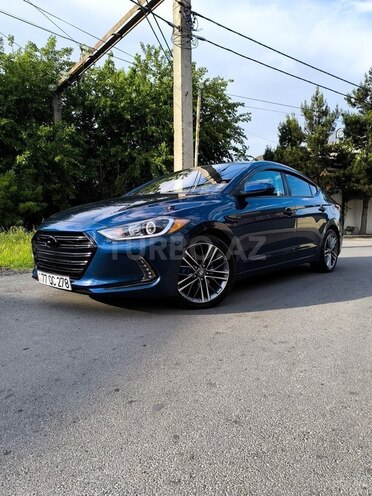 Hyundai Elantra-4