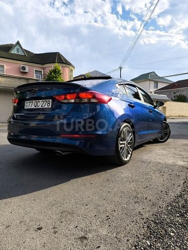 Hyundai Elantra-7