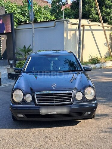Mercedes E 280-1