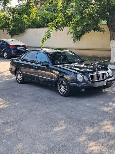 Mercedes E 280-16