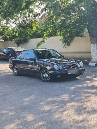 Mercedes E 280-9