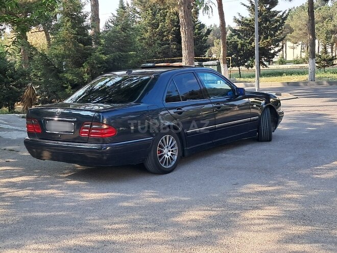 Mercedes E 280-10