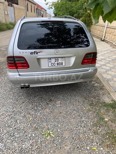 Mercedes E 240-2