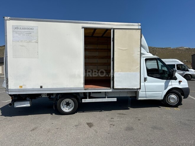 Ford Transit-5