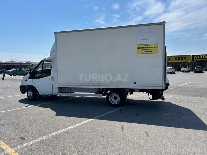 Ford Transit-7
