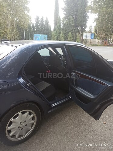 Mercedes E 220-8