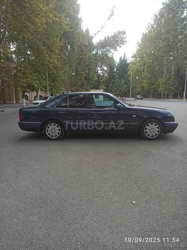Mercedes E 220-4