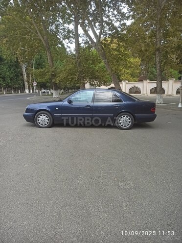 Mercedes E 220-3