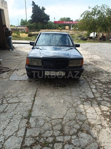 Mercedes 190-1