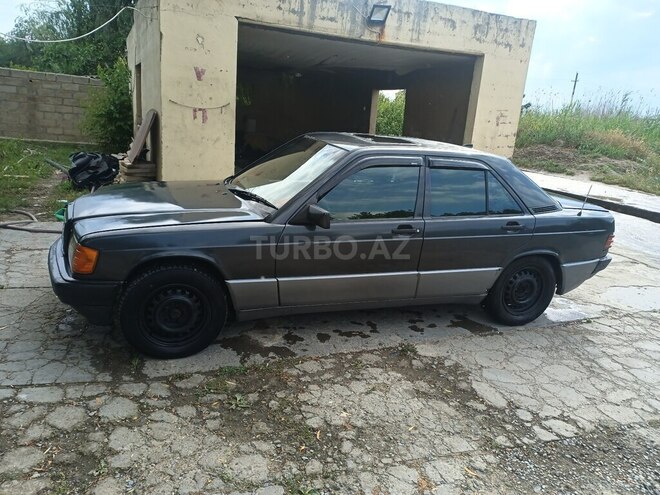 Mercedes 190-4