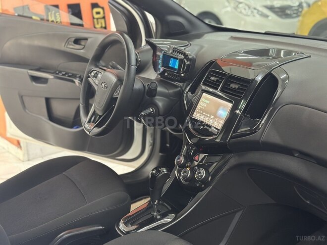 Chevrolet Aveo-14