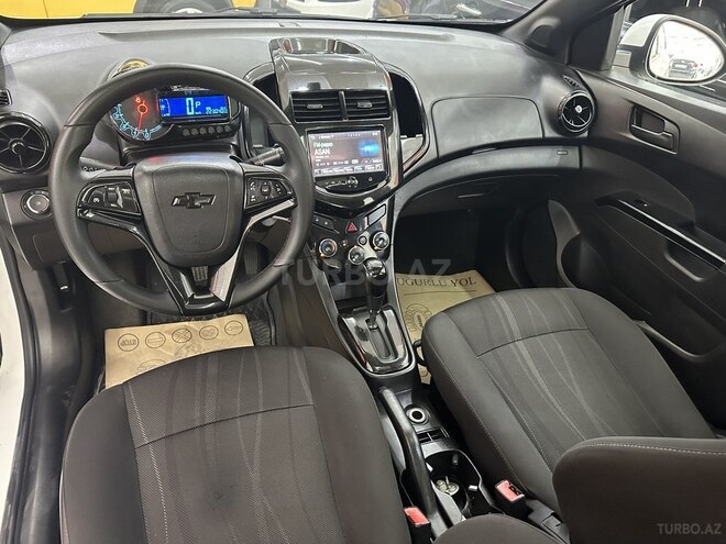Chevrolet Aveo-12