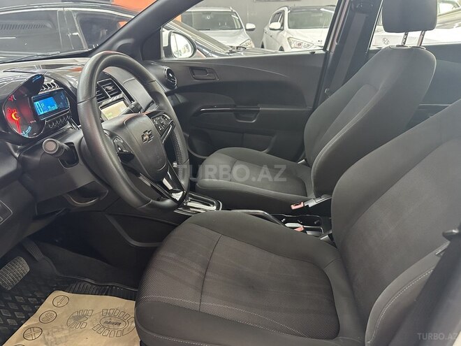 Chevrolet Aveo-11