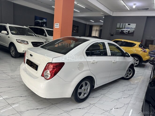 Chevrolet Aveo-7