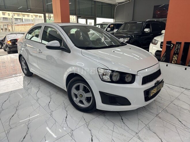Chevrolet Aveo-3