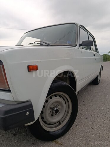 LADA (VAZ) 2107-2