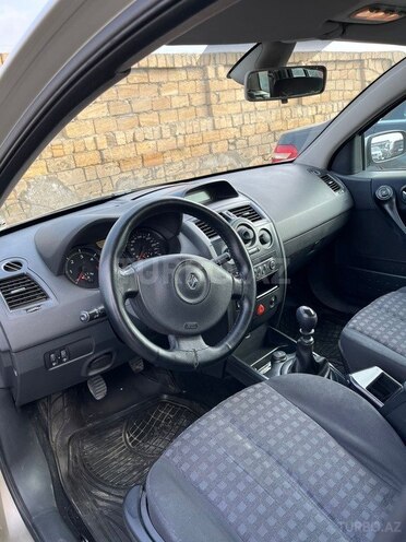 Renault Megane-2