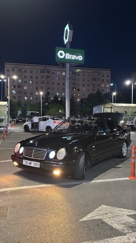 Mercedes E 280 4MATIC-4