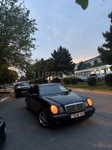 Mercedes E 280 4MATIC-1