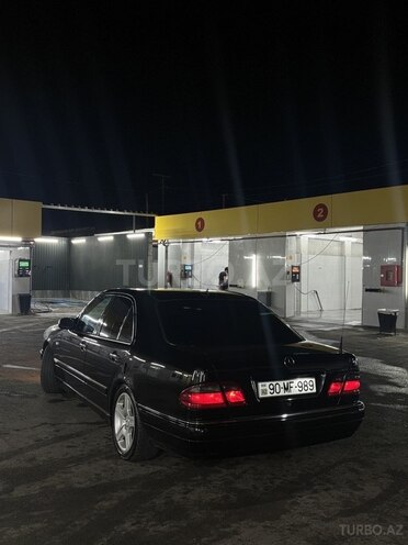 Mercedes E 280 4MATIC-10