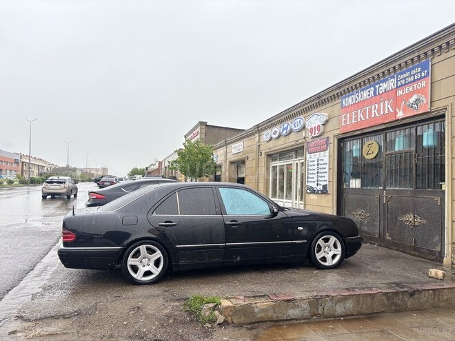 Mercedes E 280 4MATIC-2