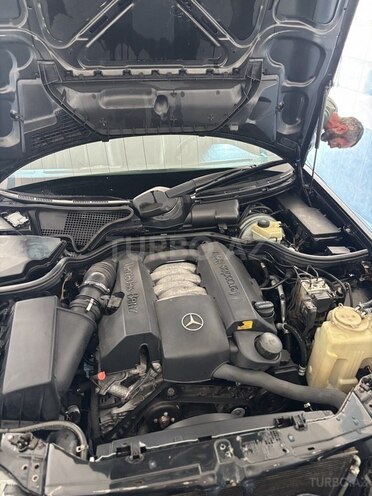 Mercedes E 280 4MATIC-12